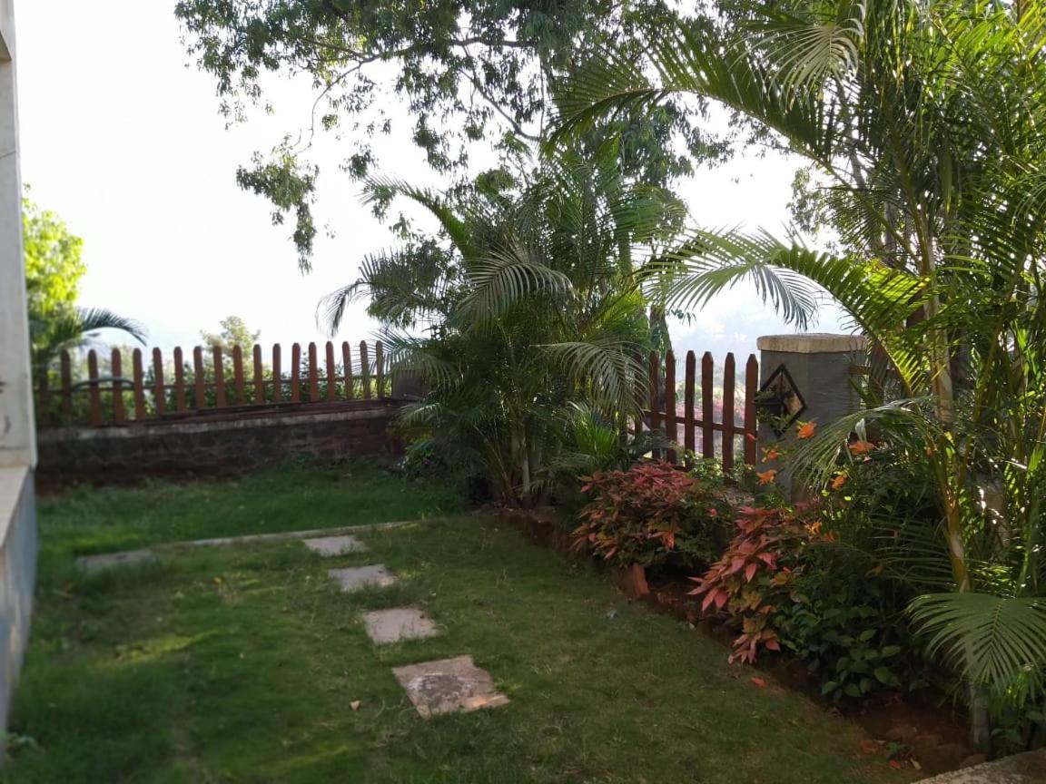 Inaya Bungalow Villa Панчгани Екстериор снимка