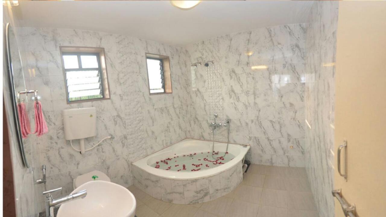 Inaya Bungalow Villa Панчгани Екстериор снимка